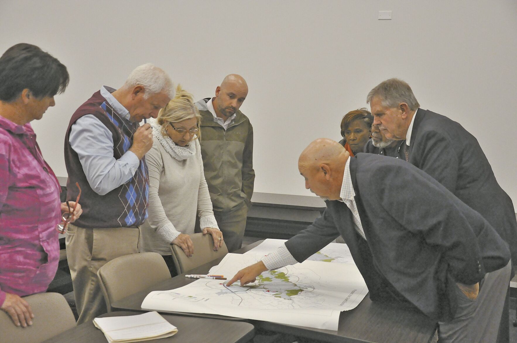 Officials consider initial Urban Growth Boundary map